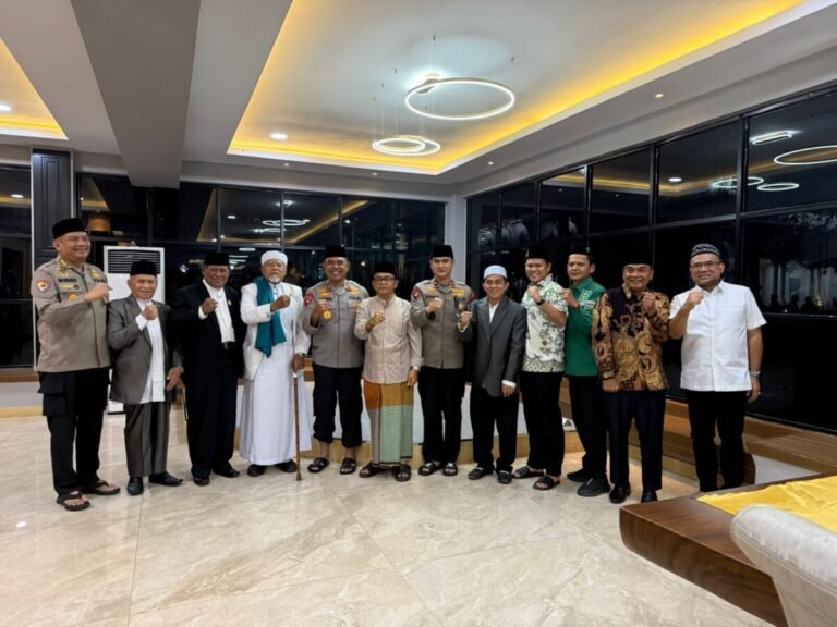 Buka Puasa bersama di Mapolda! Ketua DPW LDII Sumut Dampingi Kapolda Santuni Anak Yatim dan Dhuafa
